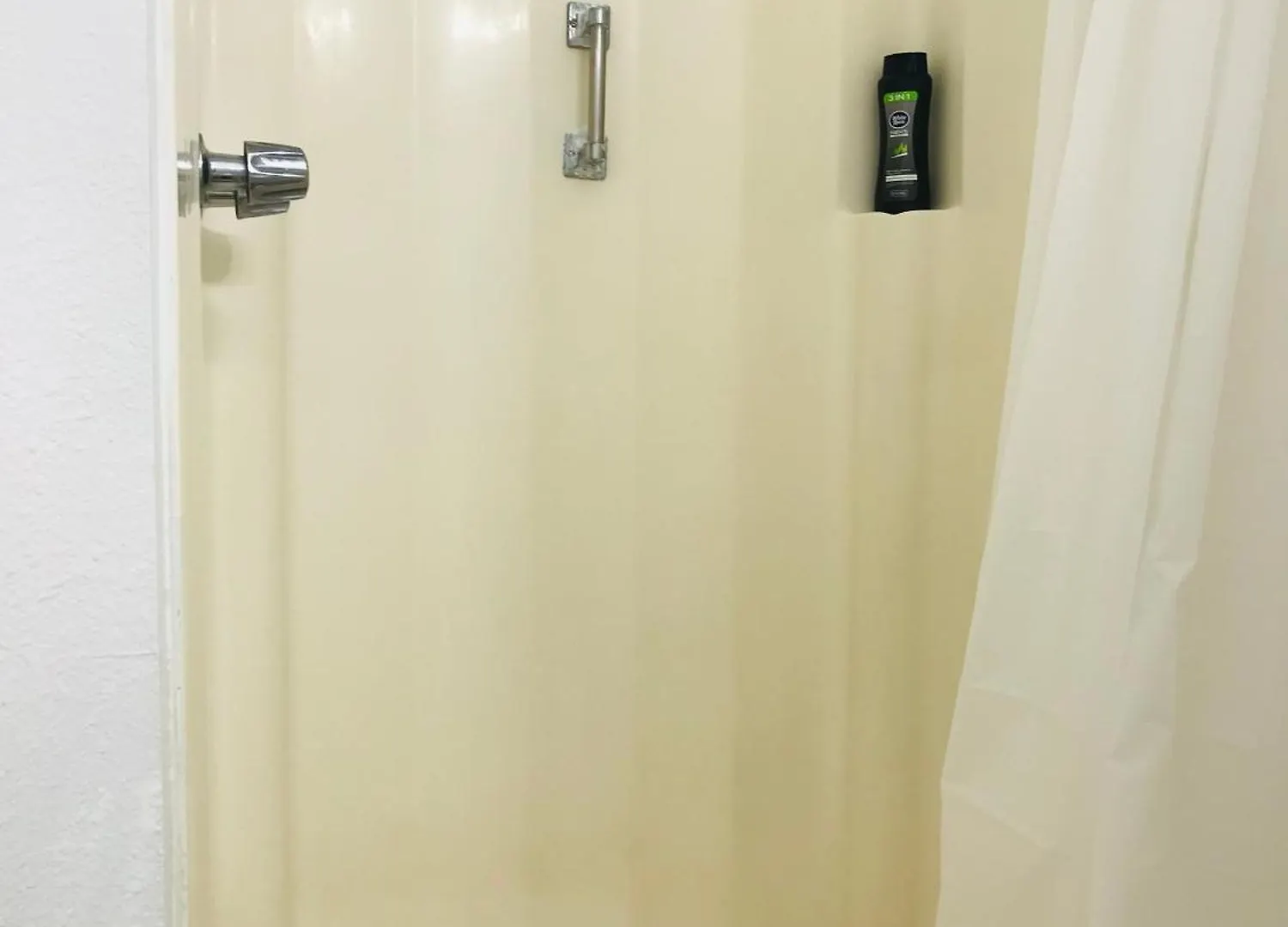 Super 1 Bedroom With Private Bathroom, Shared Kitchen Room -3 Las Vegas Alloggio in famiglia