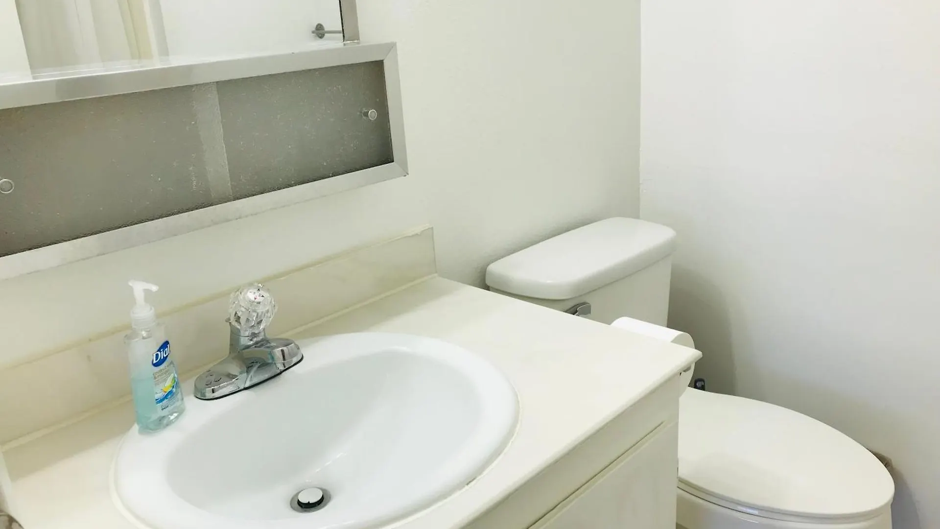 Super 1 Bedroom With Private Bathroom, Shared Kitchen Room -3 Las Vegas