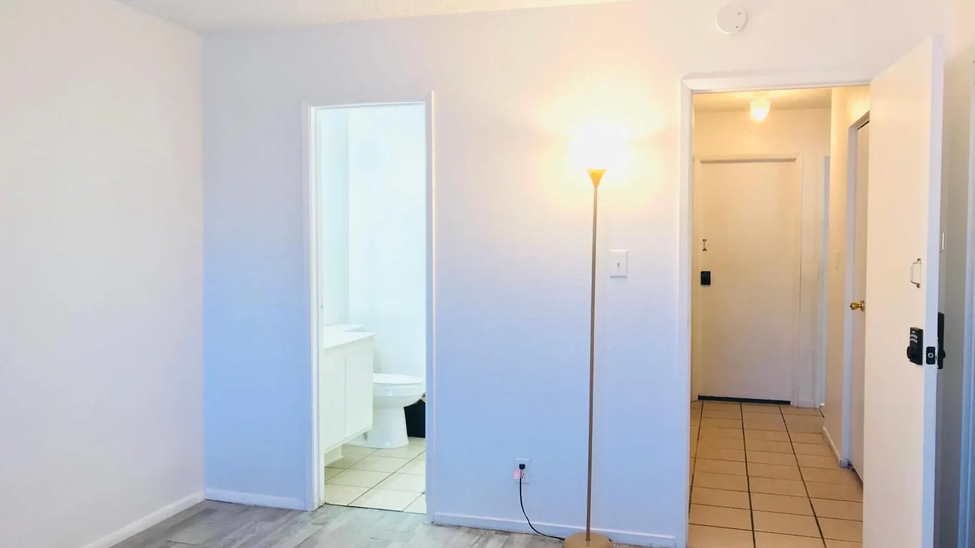 Super 1 Bedroom With Private Bathroom, Shared Kitchen Room -3 Las Vegas Kwatera prywatna